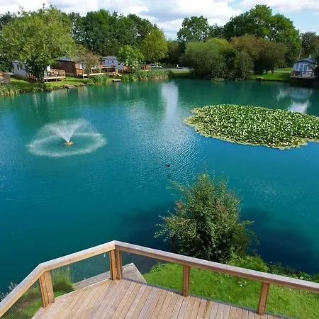 Lakefront 5 Star Country Park Private Fishing Free Parking 5 Сasa de vacaciones