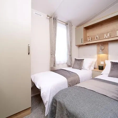Сasa de vacaciones Lakefront 5 Star Country Park Private Fishing Free Parking 5 *